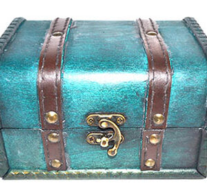 4 1/2" x 6 1/4" x 3 3/4" Green antique wood box