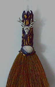 7 1/2" Deer W Crystal broom