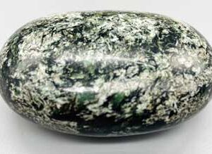 Emerald in Matrix palm stone