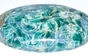 Kyanite palm stone