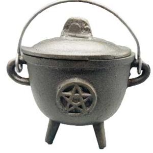 5" Cast iron cauldron w/ lid Pentagram